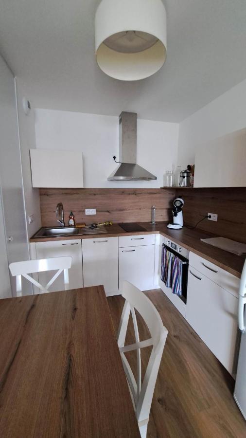 Joli Appartement Rdc T2 Тур Екстериор снимка